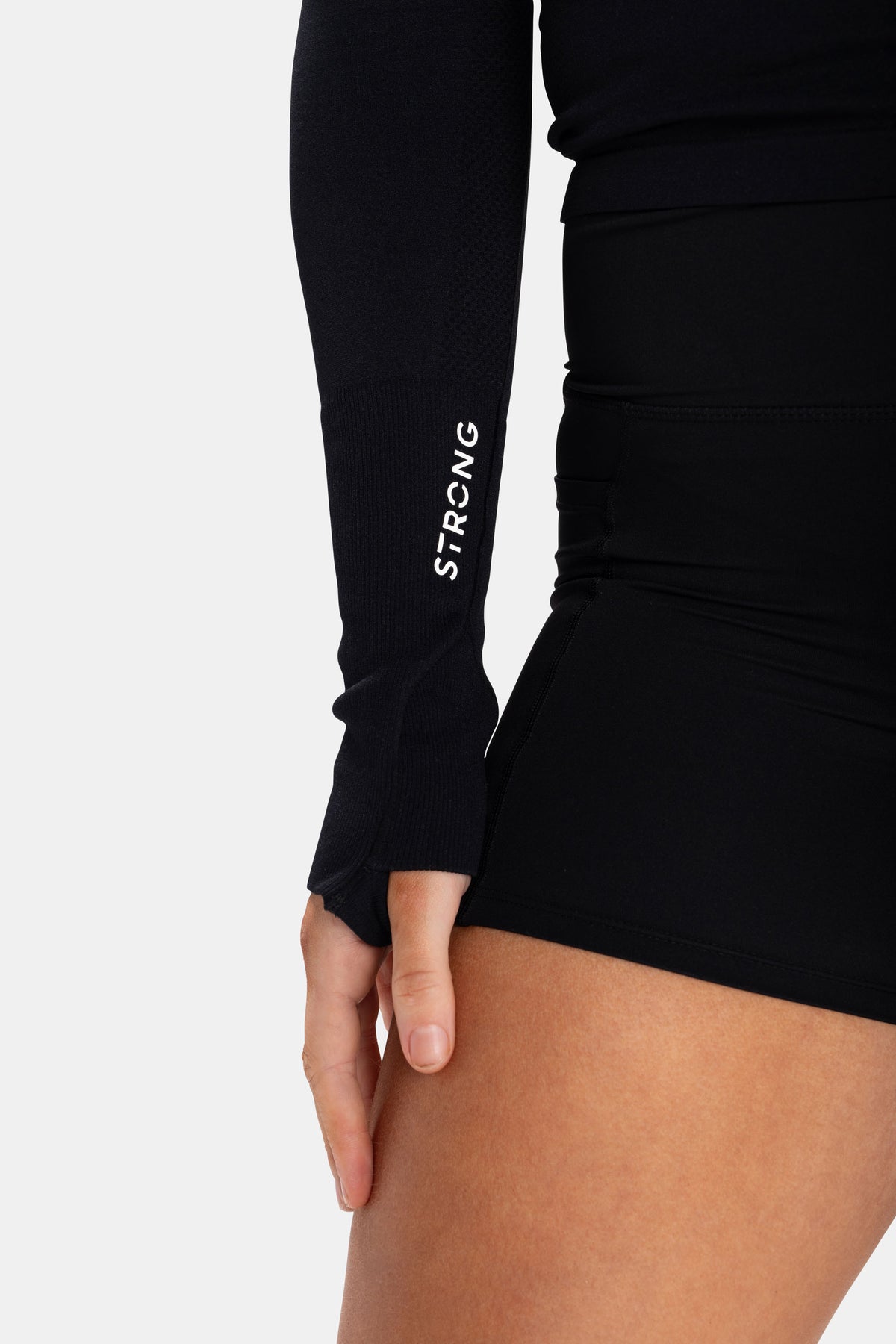 STRONG Seamless Ls Tee