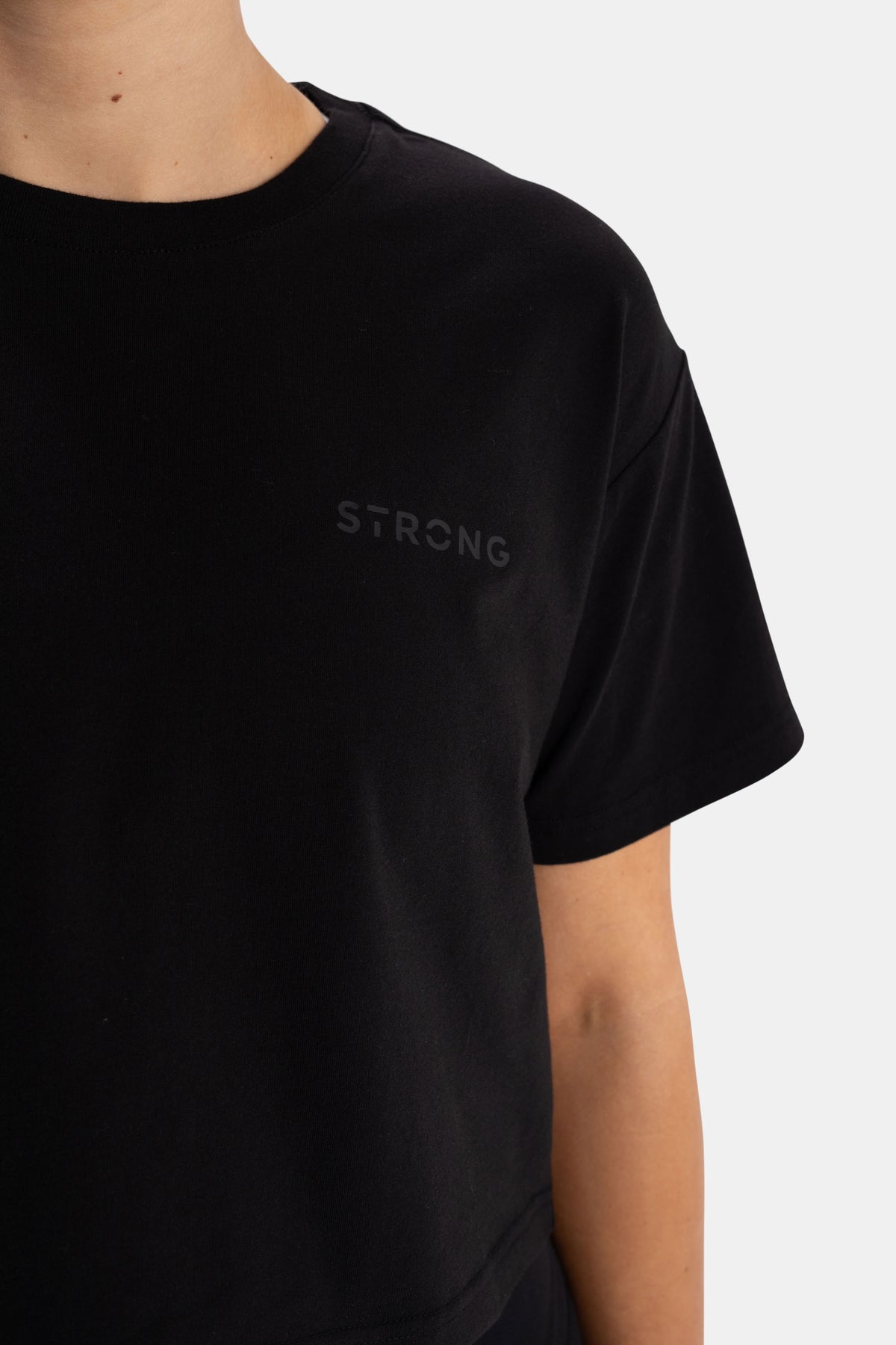 STRONG Womens Crop Tee